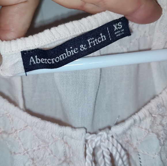 Abercrombie and Fitch peasant blouse in light pink size XS - Picture 4 of 4
